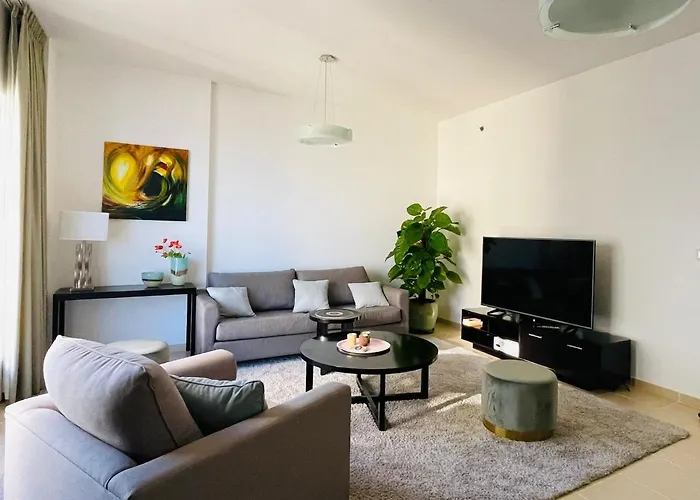 Beautiful Apartment With Amazing Sea Views
